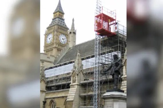 Construction hoist
